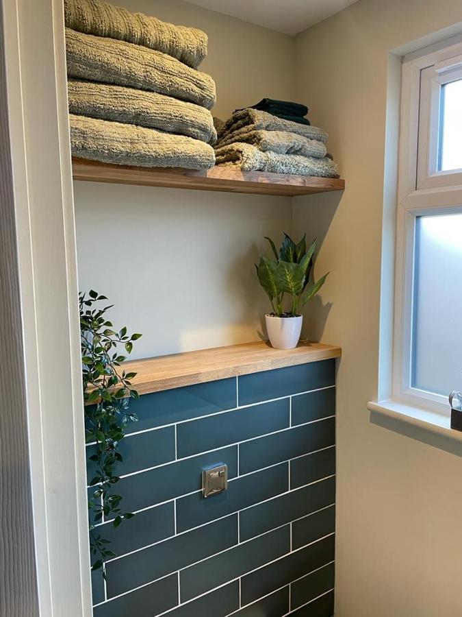 Appartamento The Hideaway By The Sea - Free Parking Hove Esterno foto