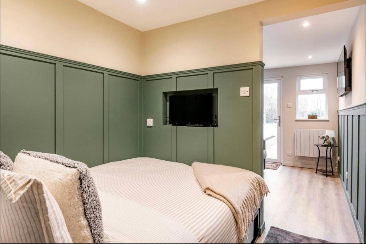 Appartamento The Hideaway By The Sea - Free Parking Hove Esterno foto